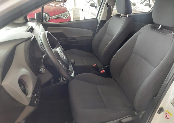 Toyota Yaris cena 48500 przebieg: 84164, rok produkcji 2018 z Gubin małe 232